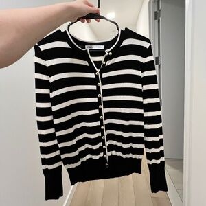 Zara Buttoned Knit Cardigan